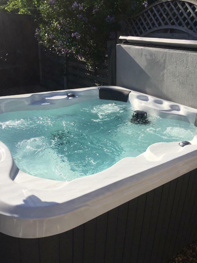 Saving Grace With Private Hot Tub Villa Bawdeswell Ngoại thất bức ảnh